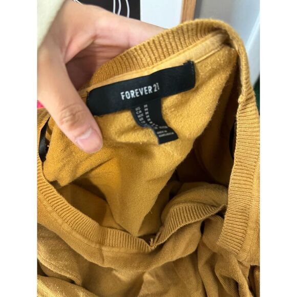 Sweater - Picture 4 of 5